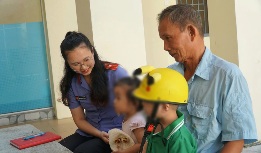 lan-dau-tien-thuc-hien-nghi-quyet-205-vksnd-khu-vuc-9-tp-hcm-kip-thoi-kien-nghi-de-cap-giay-khai-sinh-cho-3-tre-1.jpg