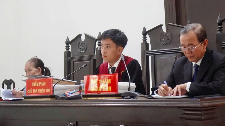ban-giay-cong-tac-xa-hoi-khong-cho-sinh-vien-.jpg