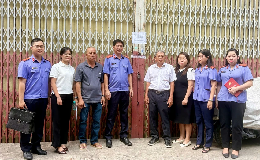 vksnd-khu-vuc-3-tp-hcm-bao-ve-loi-ich-cong-ban-giao-mat-bang-cho-cong-ty-dich-vu-cong-ich-quan-11-4.jpg