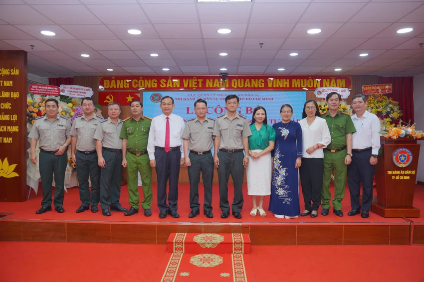 ong-tran-dinh-hoang-nhan-quyet-dinh-bo-nhiem-pho-truong-thads-tp-hcm-3.jpg