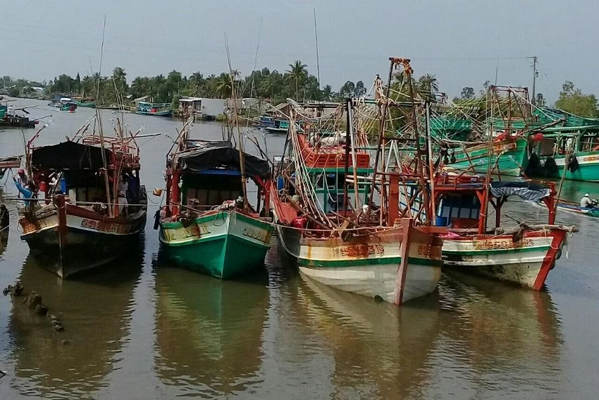 Do chồng làm ngư phủ nên bà Hồng đã có thể dìm xác chồng dưới ao 4 tháng mà không ai phát hiện. Ảnh minh họa của Trần Vũ Do chồng làm ngư phủ nên bà Hồng đã có thể dìm xác chồng dưới ao 4 tháng mà không ai phát hiện. Ảnh minh họa của Trần Vũ