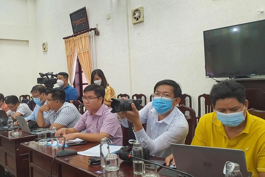 Đông đảo phóng viên dự họp báo thường kỳ tại tỉnh Bạc Liêu hồi tháng 5-2022. Ảnh: TRẦN VŨ Đông đảo phóng viên dự họp báo thường kỳ tại tỉnh Bạc Liêu hồi tháng 5-2022. Ảnh: TRẦN VŨ