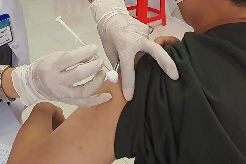 Bạc Liêu đẩy mạnh tiêm phòng sau khi phát hiện chùm bệnh 25 ca (Ảnh minh họa của Trần Vũ) Bạc Liêu đẩy mạnh tiêm phòng sau khi phát hiện chùm bệnh 25 ca (Ảnh minh họa của Trần Vũ)