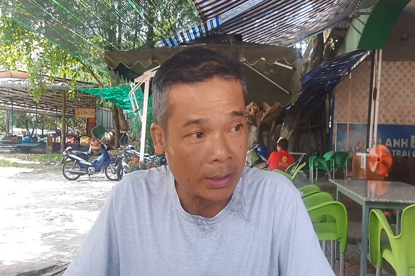 Ông Chiêm Buồl Cột trao đổi với phóng viên về vụ cưỡng chế nhà. Ảnh: TRẦN VŨ Ông Chiêm Buồl Cột trao đổi với phóng viên về vụ cưỡng chế nhà. Ảnh: TRẦN VŨ