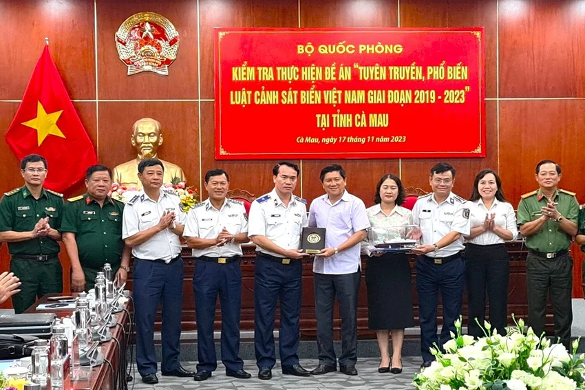 Doan_cong_tac_Bo_Quoc_Phong1.jpg