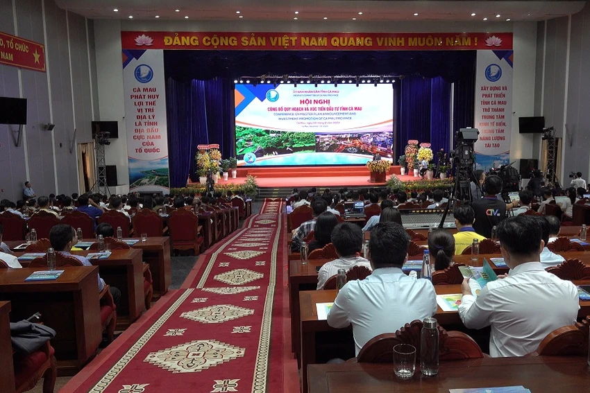 Thu-tuong-chinh-phu-lam-viec-tai-ca-mau-4.jpg