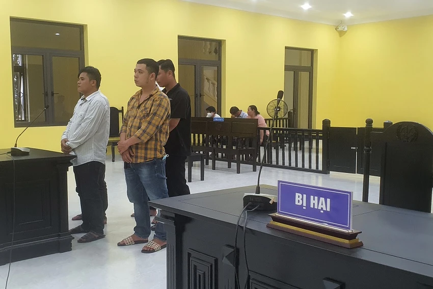 Bị cáo uống thuốc tự vẫn ngay sau khi nghe Toà án Cà Mau tuyên án